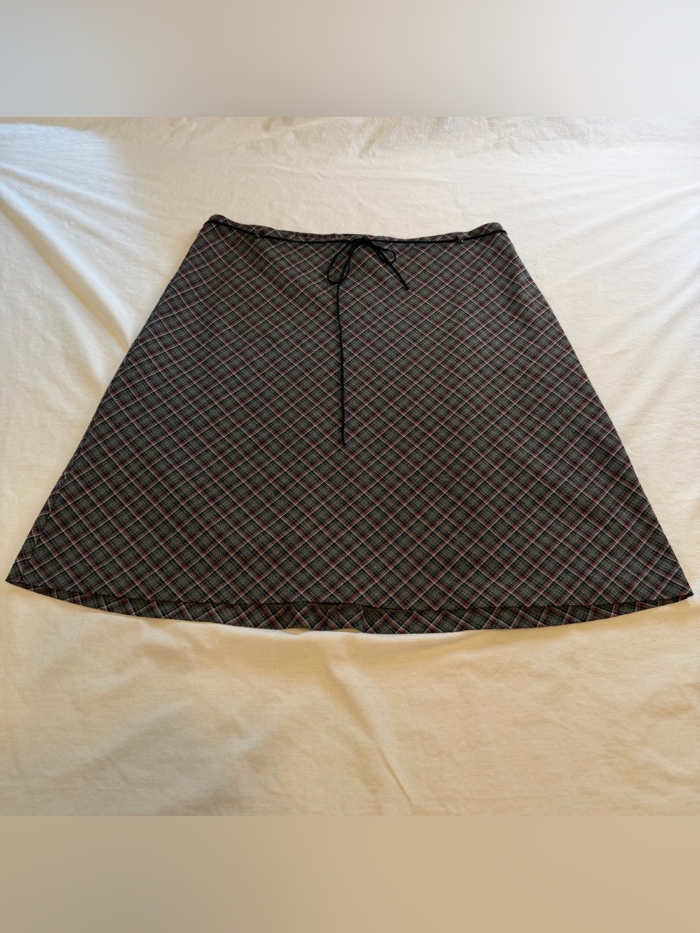 Exact Change Classic A-Line Plaid Skirt - Black with Red & Gray Accents Size 13